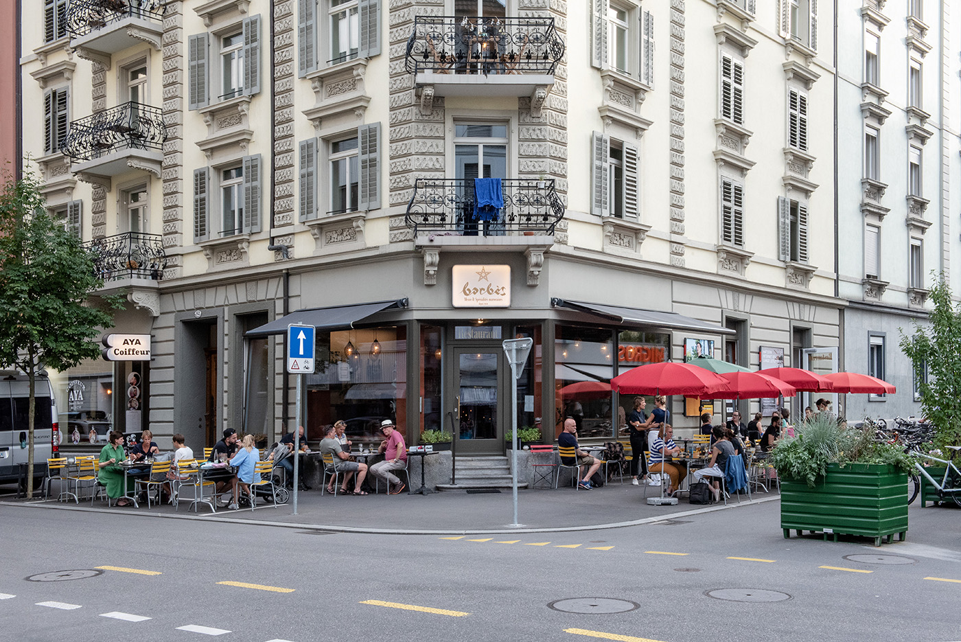 buan architekten - Umbau Restaurant Barbès Luzern - Fassade Eingang